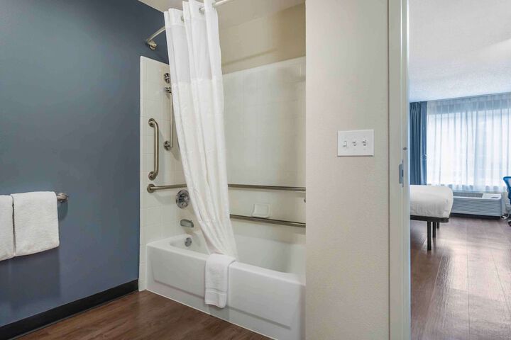 Room 15 of 30