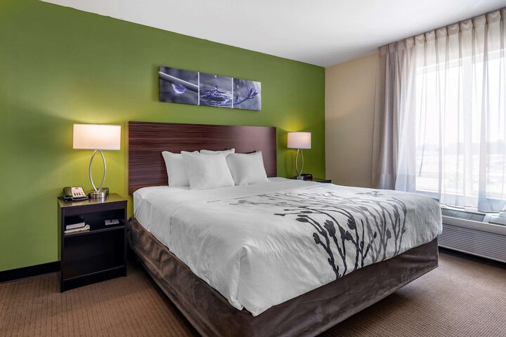 Room 13 of 27