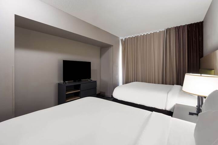 Room 9 of 48