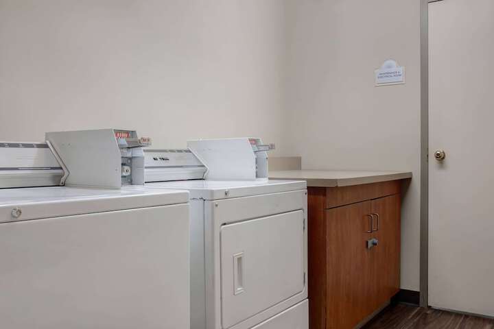 Days Inn by Wyndham Medicine Hat