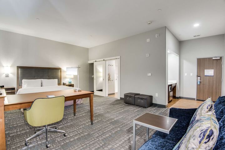 Hampton Inn & Suites Dallas / Ft. Worth Airport South