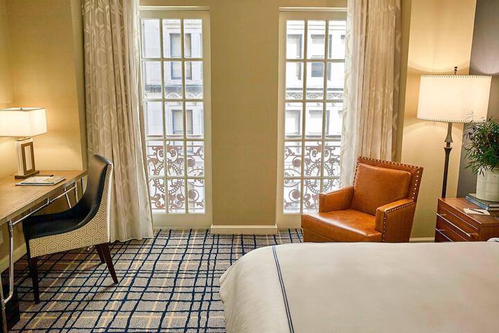 Room 47 of 122