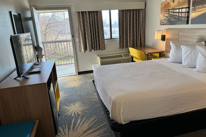 Room 25 of 41