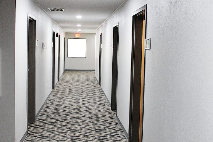 Greenlight Inn & Suites
