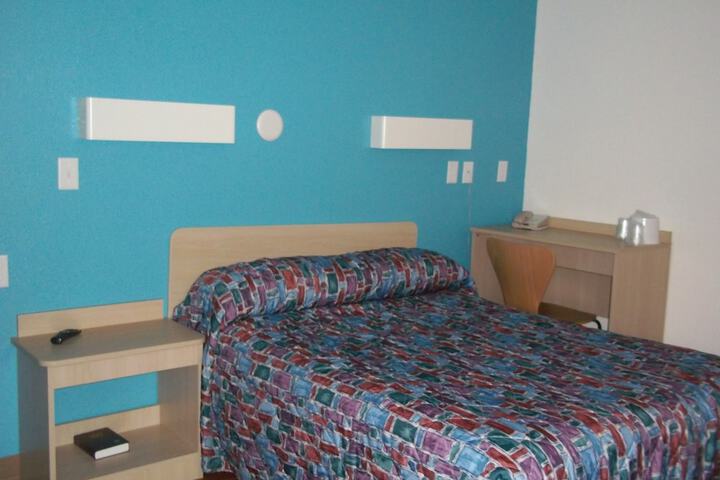 Room 13 of 16