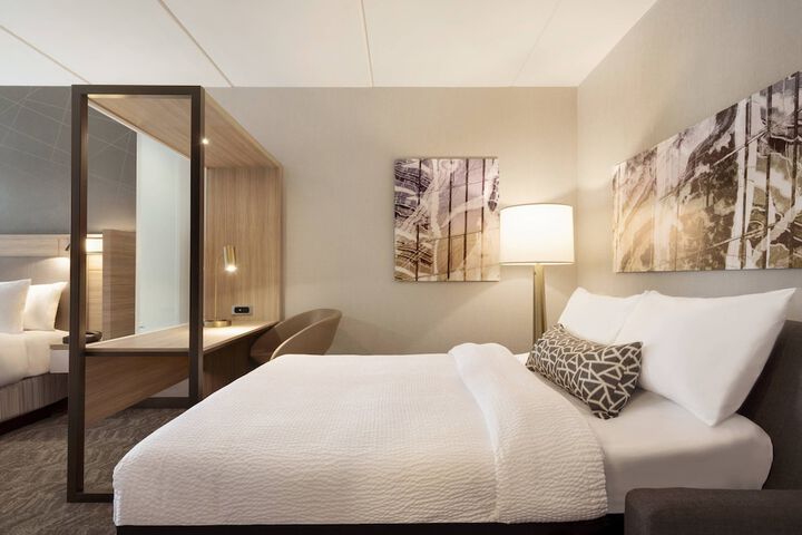 Room 11 of 27