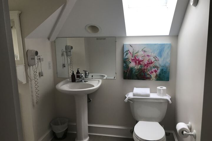 Room 32 of 41