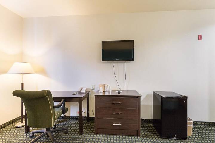 Room 27 of 32