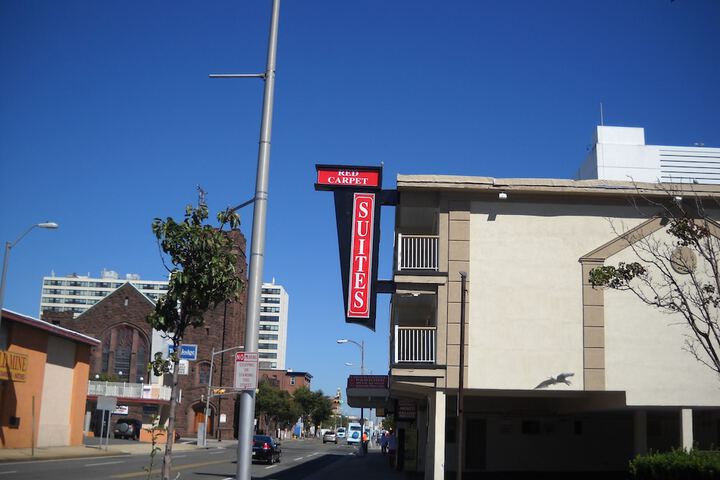 Hotel 2 of 77
