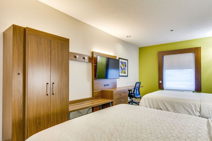 Room 14 of 40