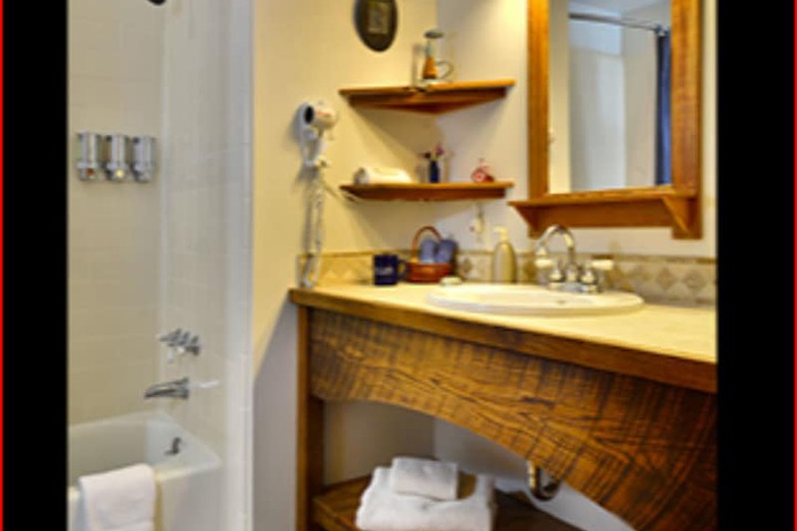 Bent Creek Lodge Bed & Breakfast