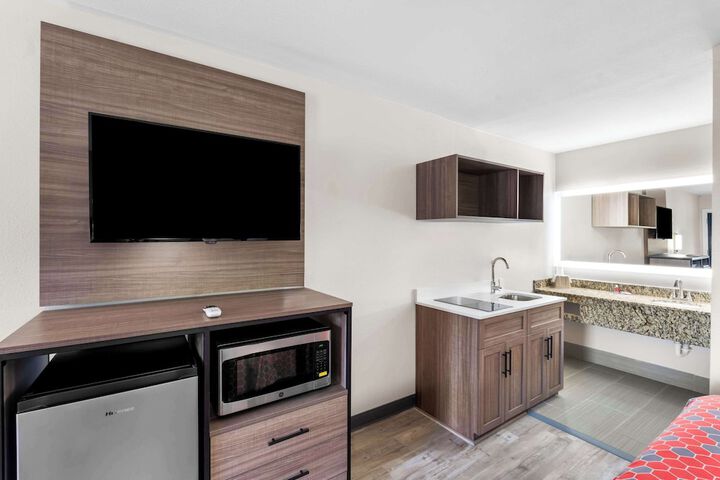 Econo Lodge Inn & Suites Ocean Springs - Biloxi