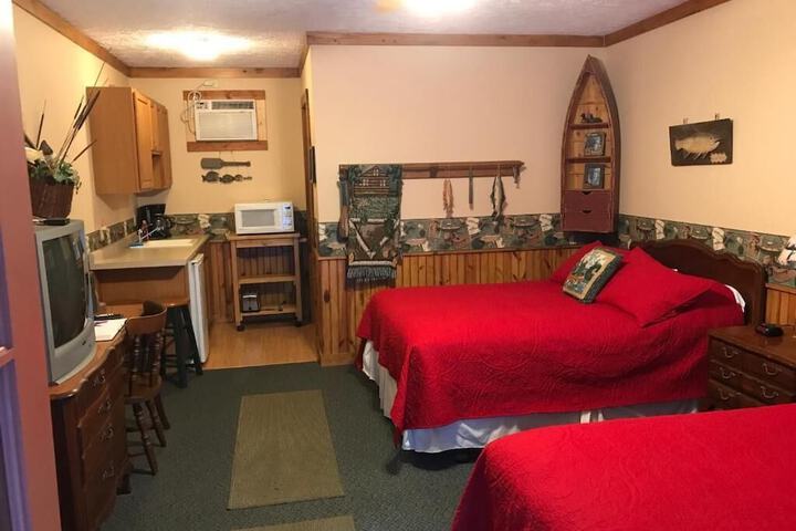Mountain Aire Cottages Inn & Glamping