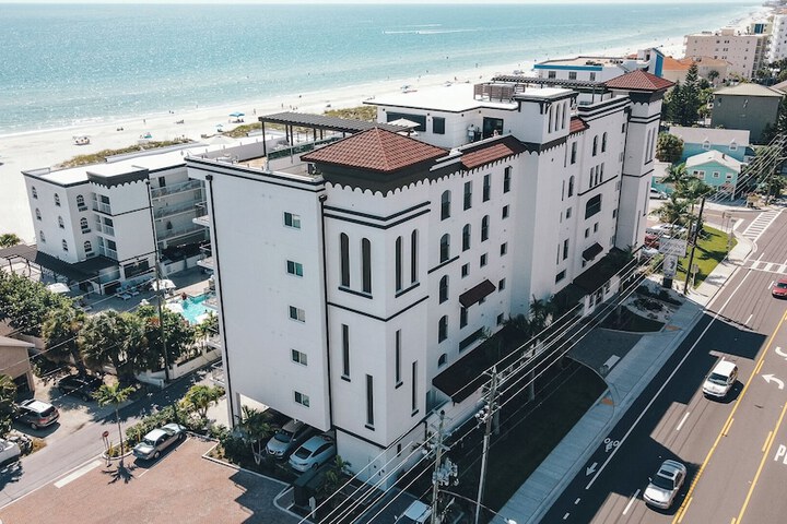 Barefoot Beach Club