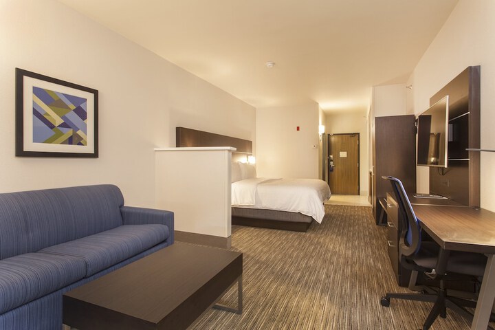 Room 13 of 34