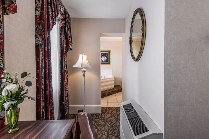 Hotel Bothwell Sedalia Central District an Ascend Collection Hotel