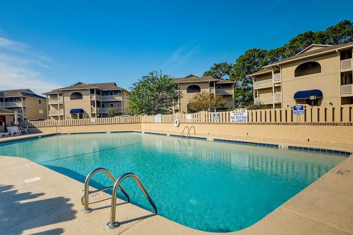 Little River Condo w / Pool Access - Near Beaches!