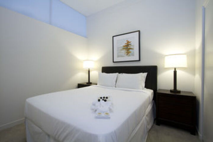 Contemporary 2Br in Lincoln Park by Sonder