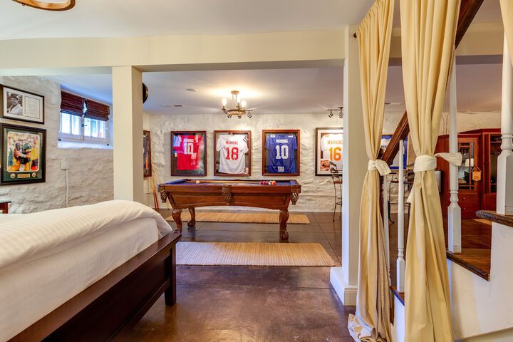 Room 15 of 19