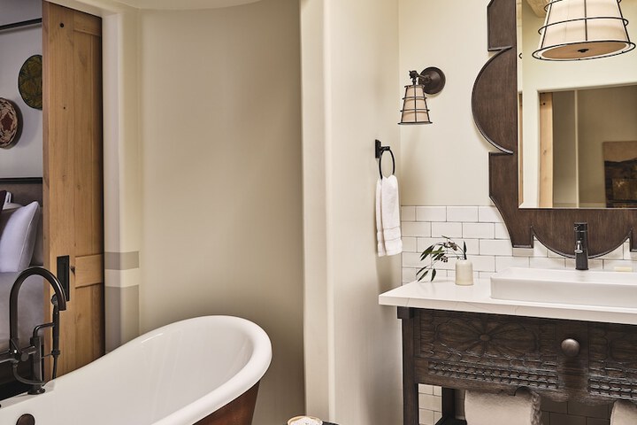 Bishops Lodge Auberge Collection