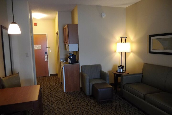 Room 43 of 62