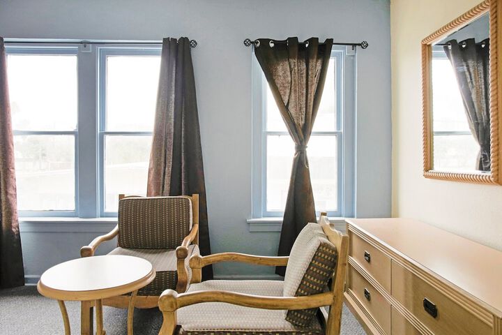 Room 21 of 77