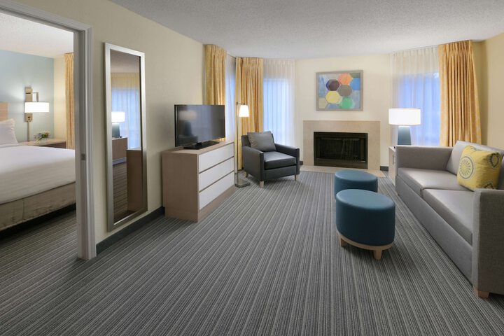Room 14 of 28