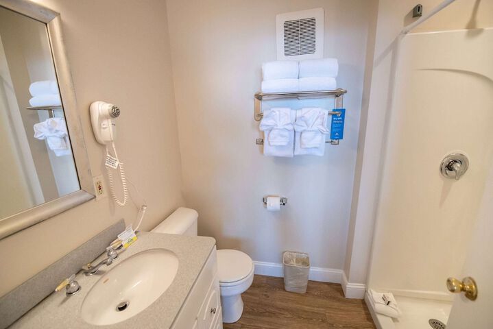 Room 10 of 27