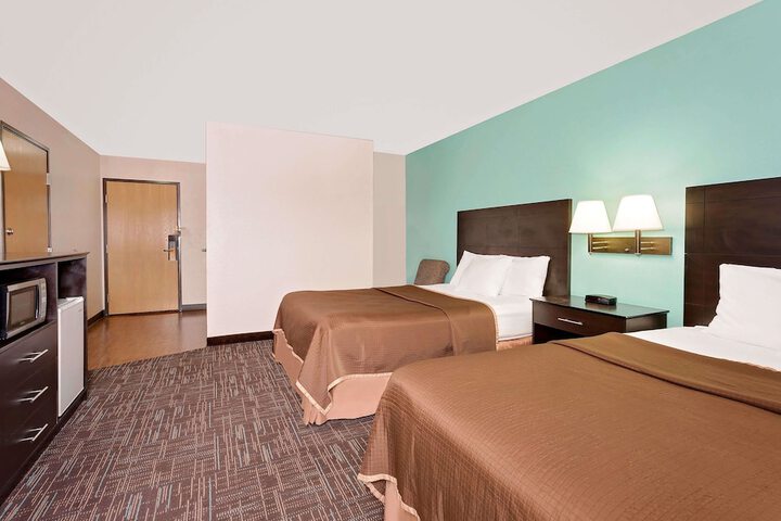 Room 8 of 15