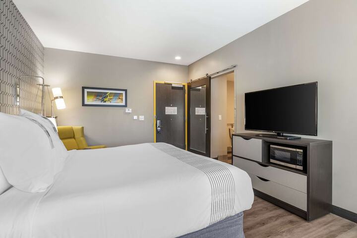 Room 16 of 27