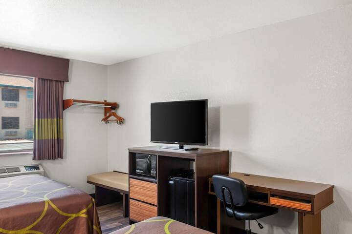 Super 8 by Wyndham Santa Rosa