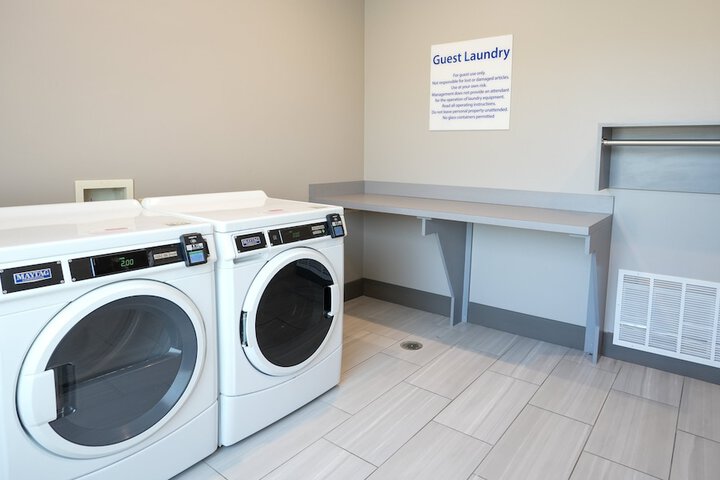 Holiday Inn Express & Suites Dallas Southwest-Cedar Hill by IHG