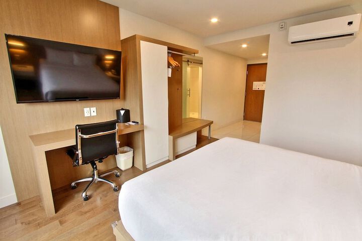 Room 50 of 112