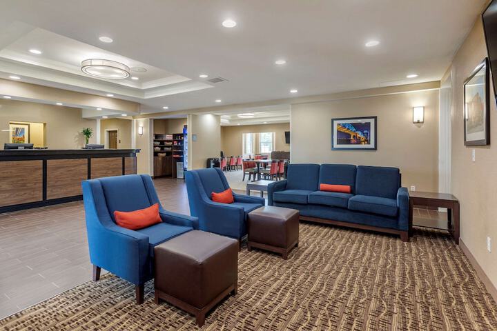 Comfort Suites Clarksville near Governors Square Mall