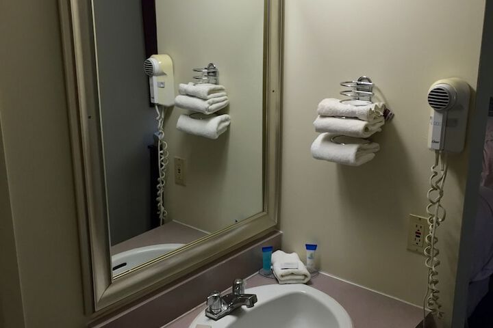 Room 37 of 48