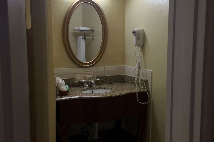 Room 30 of 59
