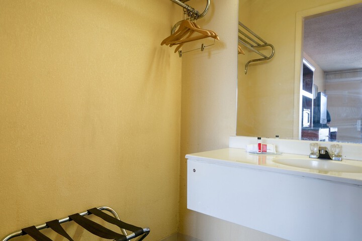 121 Motel Henderson