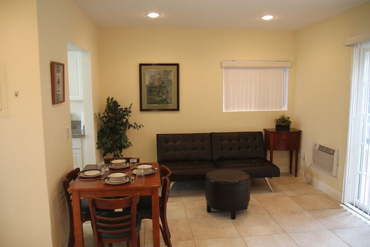 Room 10 of 25