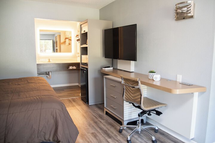Room 18 of 35