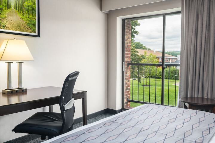 Room 8 of 24