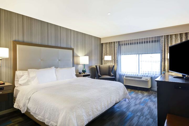 Hampton Inn & Suites Los Angeles Burbank Airport