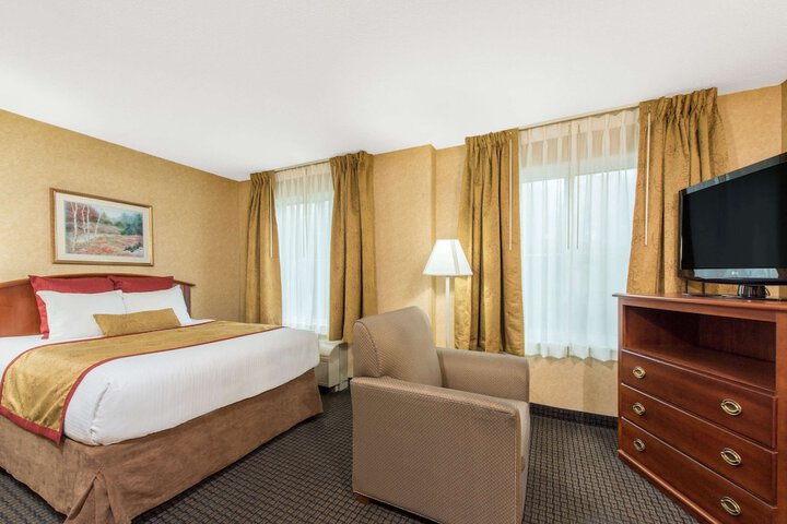Room 7 of 28