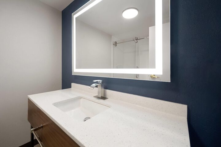 Wingate by Wyndham Dublin Near Claytor Lake State Park