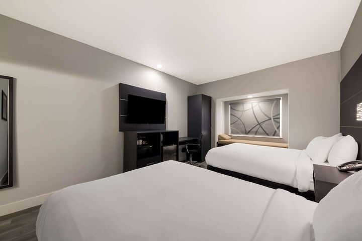 Room 12 of 33