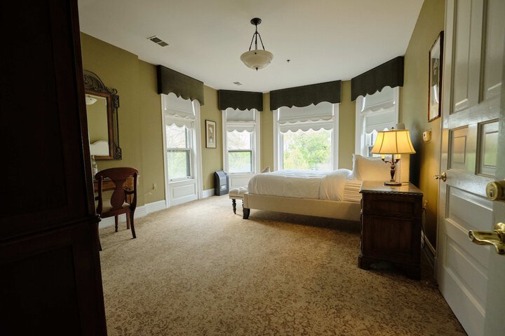 Room 156 of 185