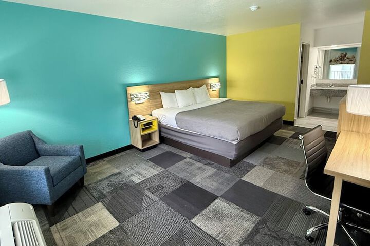 Days Inn by Wyndham Eglin AFB