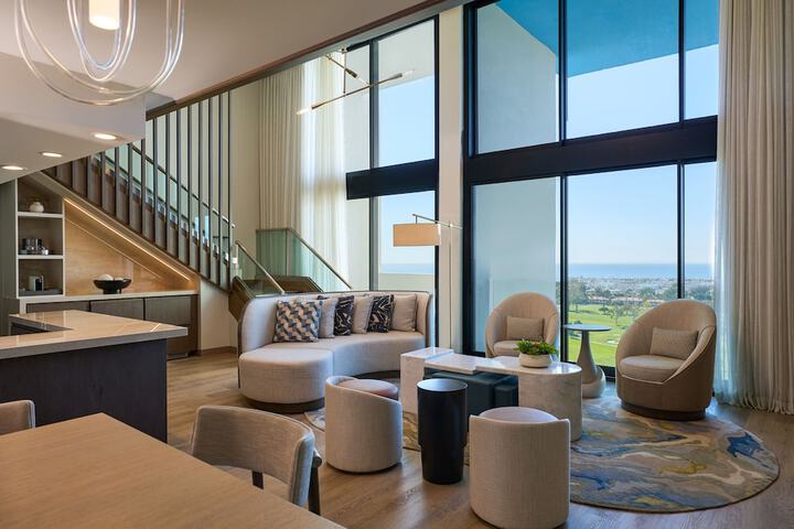 VEA Newport Beach a Marriott Resort & Spa