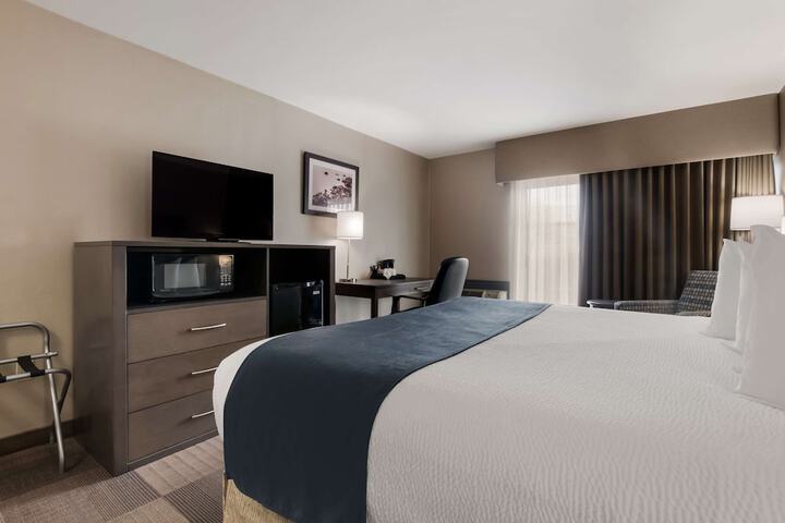 Room 21 of 38