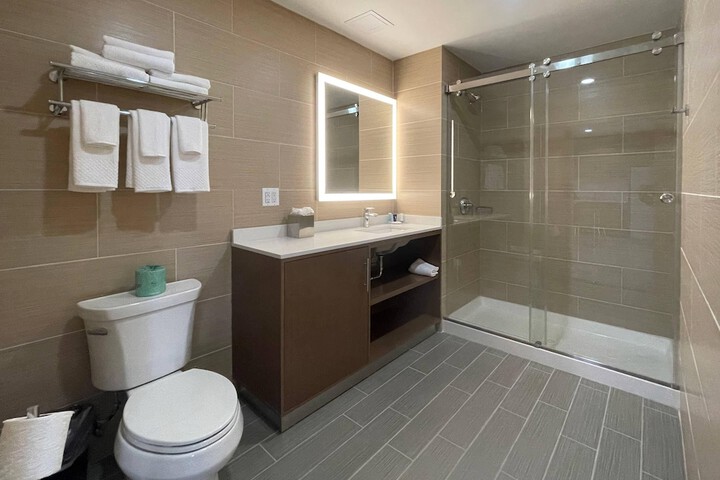 MainStay Suites Bronx - Belmont