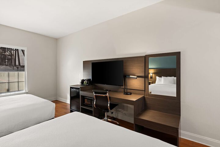 Room 11 of 39